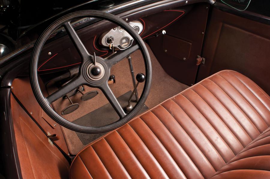 Интерьер Ford Model A Roadster (40B) 1930 года  (фото 40 из 63)